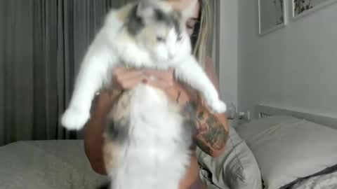 Lana online show from October 2025 08:18:02 PM