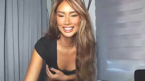 Snapshot of lanadel_hilton chatting on February 2025 04:04:01 AM Lana online show from February 2025 04:04:01 AM