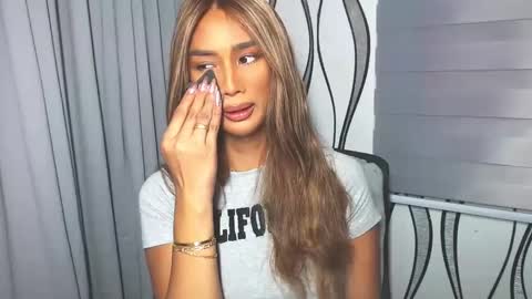 Snapshot of lanadel_hilton chatting on February 2025 12:22:02 AM Lana online show from February 2025 12:22:02 AM