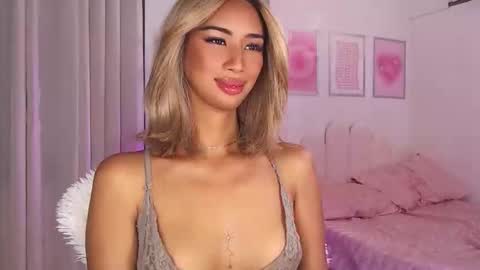 Snapshot of lanadel_hilton chatting on September 2025 02:22:02 AM Lana online show from September 2025 02:22:02 AM