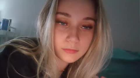 lanademira online show from January 2026 05:10:02 AM