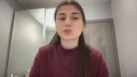 Lana online show from December 2025 03:20:01 PM