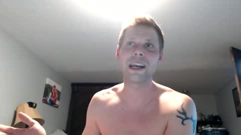 Snapshot of lancehardin chatting on May 2026 01:57:16 AM Lance online show from May 2026 01:57:16 AM
