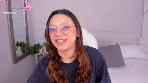 Snapshot of lanna_18_ chatting on May 2026 12:01:01 PM Lanna online show from May 2026 12:01:01 PM