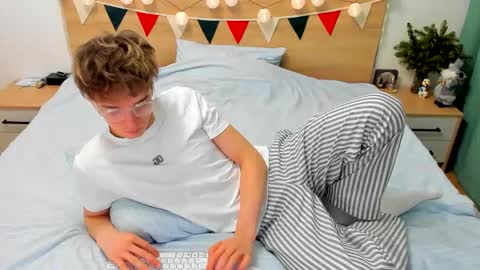 Fandi online show from January 2025 12:19:01 PM