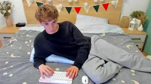 Fandi online show from March 2025 06:54:02 PM