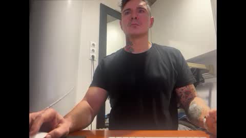 Snapshot of lanzarote6 chatting on September 2025 02:51:01 PM BDSM online show from September 2025 02:51:01 PM