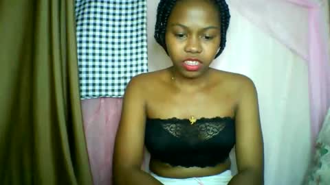 Snapshot of lara_belle chatting on June 2026 09:39:01 PM lara_belle online show from June 2026 09:39:01 PM