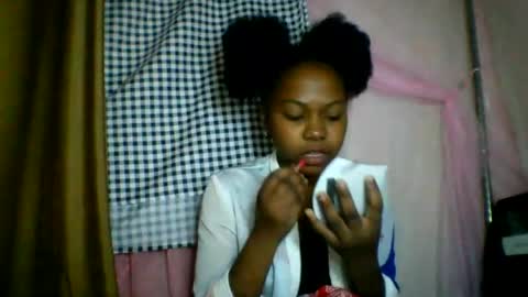 Snapshot of lara_belle chatting on July 2026 08:09:02 AM lara_belle online show from July 2026 08:09:02 AM