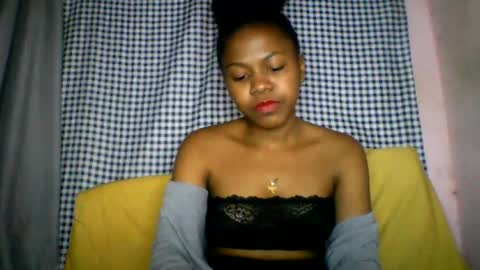 Snapshot of lara_belle chatting on July 2026 10:50:01 AM lara_belle online show from July 2026 10:50:01 AM