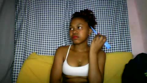 Snapshot of lara_belle chatting on July 2026 12:25:01 PM lara_belle online show from July 2026 12:25:01 PM