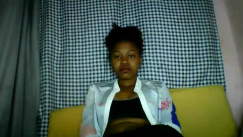 Snapshot of lara_belle chatting on July 2026 07:21:01 PM lara_belle online show from July 2026 07:21:01 PM