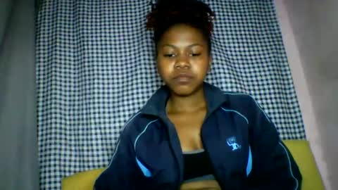 Snapshot of lara_belle chatting on July 2026 06:31:01 PM lara_belle online show from July 2026 06:31:01 PM
