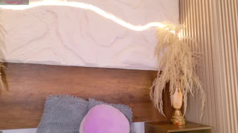 lara_curly online show from April 2026 09:58:02 AM