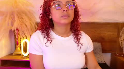 lara_curly online show from April 2026 10:10:01 AM