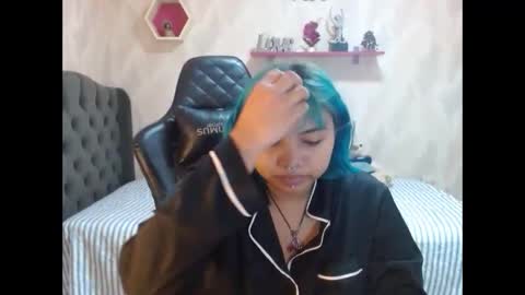 Lara online show from October 2025 05:52:01 PM