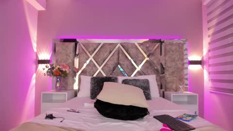 Lara online show from March 2025 10:58:01 PM