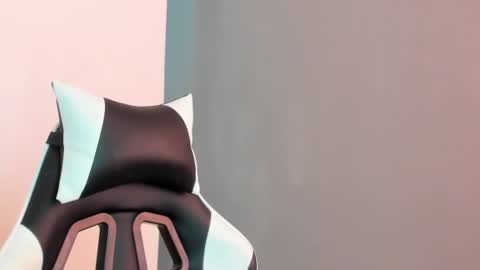 Snapshot of laracat18 chatting on July 2026 05:19:02 PM Lara online show from July 2026 05:19:02 PM