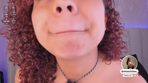 Snapshot of laracurls chatting on November 2025 11:47:01 AM online show from November 2025 11:47:01 AM