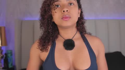 Snapshot of laracurls chatting on November 2025 11:54:02 AM online show from November 2025 11:54:02 AM