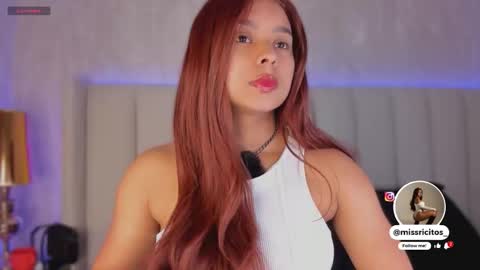 Snapshot of laracurls chatting on November 2025 11:56:02 AM online show from November 2025 11:56:02 AM