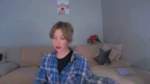 LaraKanes online show from January 2025 12:27:01 PM