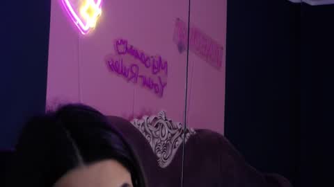 LaraKent online show from April 2026 07:43:01 PM