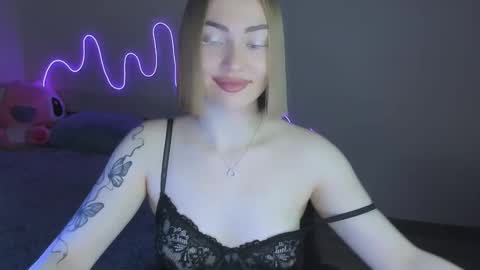 LaraKrein lk online show from December 2025 06:48:01 PM