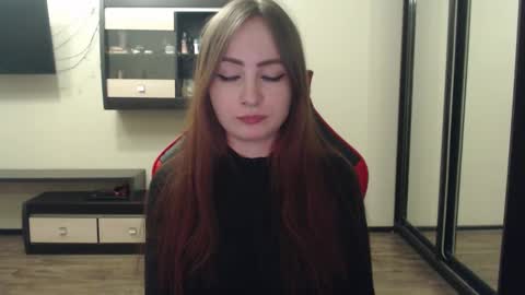 Laralianna online show from February 2025 05:29:01 PM