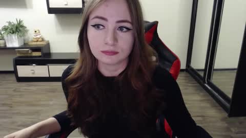 Laralianna online show from September 2025 11:45:01 AM