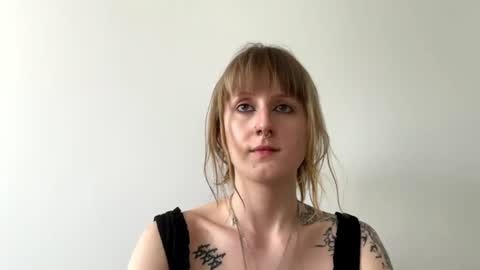 Lara online show from July 2026 03:48:02 PM