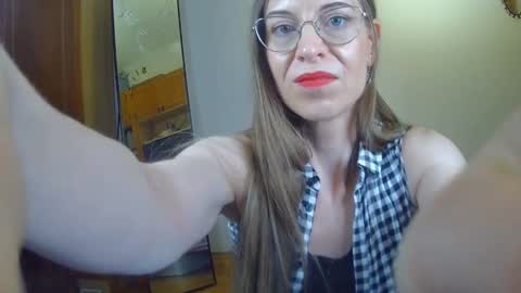 Snapshot of larawintersxxx chatting on February 2025 07:54:02 PM larawintersxxx online show from February 2025 07:54:02 PM