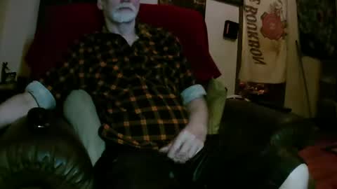 Larbie online show from October 2025 09:20:01 PM