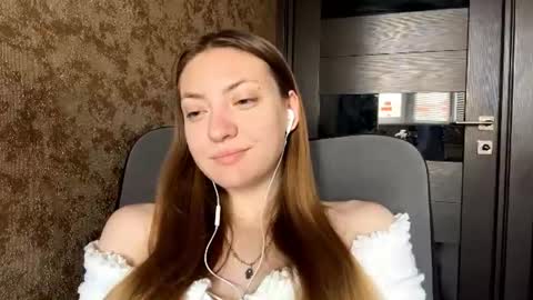 Snapshot of lareebuggie chatting on July 2026 07:03:01 AM Eva online show from July 2026 07:03:01 AM
