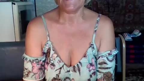 Snapshot of larisaq4ugo24 chatting on July 2026 10:07:01 AM larisaq4ugo24 online show from July 2026 10:07:01 AM