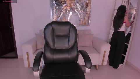 Larisa Smirnov online show from February 2026 03:48:01 AM