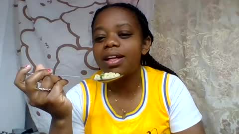 Snapshot of larissa645771 chatting on July 2026 09:23:01 AM larissa645771 online show from July 2026 09:23:01 AM