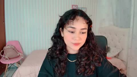 Snapshot of larissalove_doll chatting on September 2025 08:52:02 PM Larissas online show from September 2025 08:52:02 PM