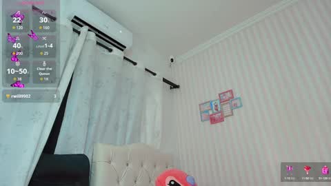 Snapshot of larissalove_doll chatting on September 2025 10:15:02 PM Larissas online show from September 2025 10:15:02 PM