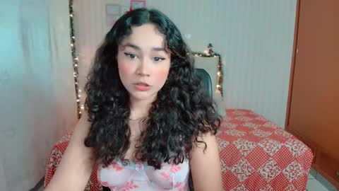 Larissas online show from December 2025 06:49:01 PM