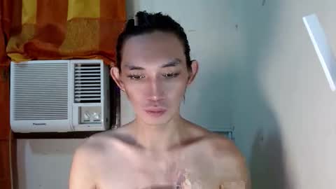 Snapshot of larochefoucauld chatting on April 2026 02:11:01 PM Francois online show from April 2026 02:11:01 PM