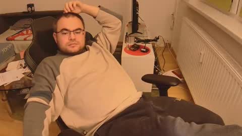 latexboy893 online show from November 2025 11:17:01 PM