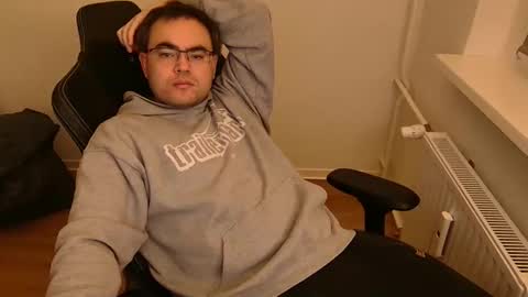 latexboy893 online show from February 2026 09:11:01 PM