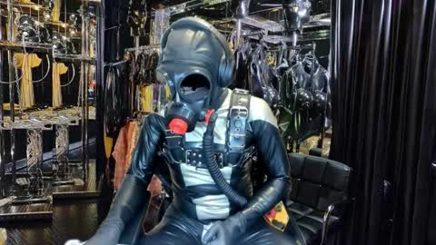 latexlover202 online show from February 2026 12:04:02 AM