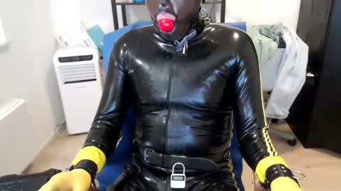 Snapshot of latexslaafboy2 chatting on December 2024 07:10:01 AM latexslaafboy online show from December 2024 07:10:01 AM