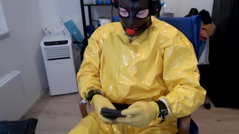 Snapshot of latexslaafboy2 chatting on December 2024 07:28:01 AM latexslaafboy online show from December 2024 07:28:01 AM