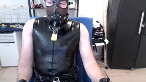 Snapshot of latexslaafboy2 chatting on January 2025 09:22:01 AM latexslaafboy online show from January 2025 09:22:01 AM