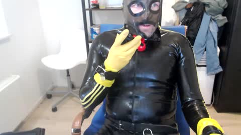 Snapshot of latexslaafboy2 chatting on February 2025 08:18:02 AM latexslaafboy online show from February 2025 08:18:02 AM