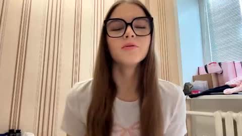 Mia online show from June 2026 01:13:02 PM