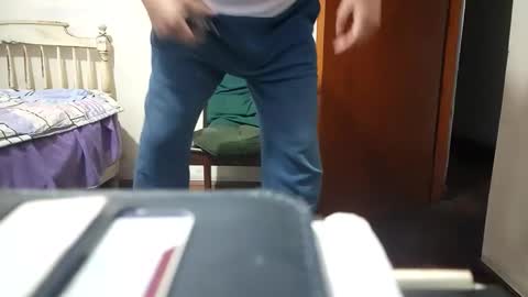 Snapshot of latigo1000 chatting on September 2025 03:52:01 AM CHARLES ROBERT online show from September 2025 03:52:01 AM